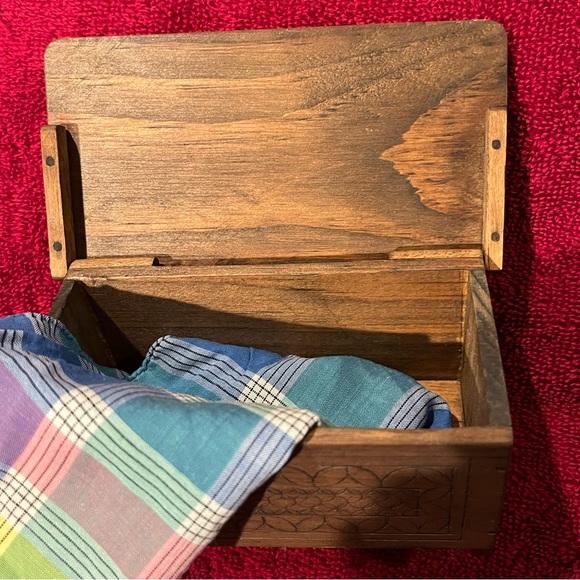 Blanket Chest - Doll Size. Circa 1700's - Picture 6 of 11